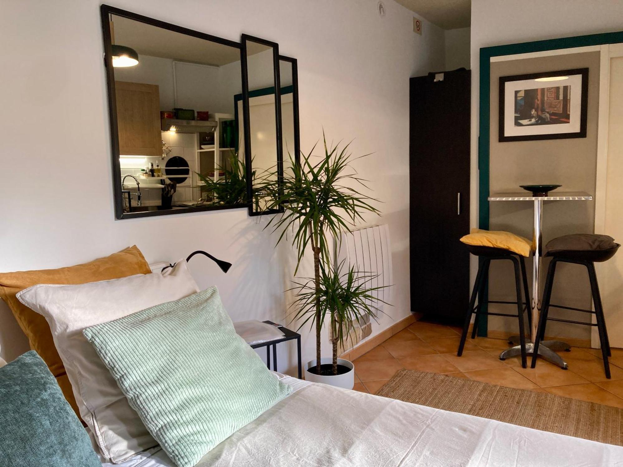 Aux 4 Logis Appart-Hotel - Studio Le City - Petit Dejeuner Inclus 1Ere Nuit フォワ エクステリア 写真